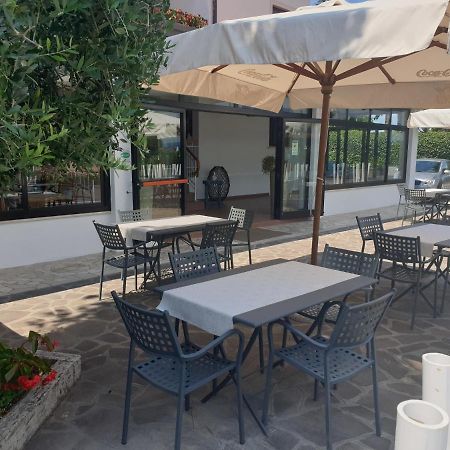 Hotel La Favorita بسكييرا ديل غاردا المظهر الخارجي الصورة