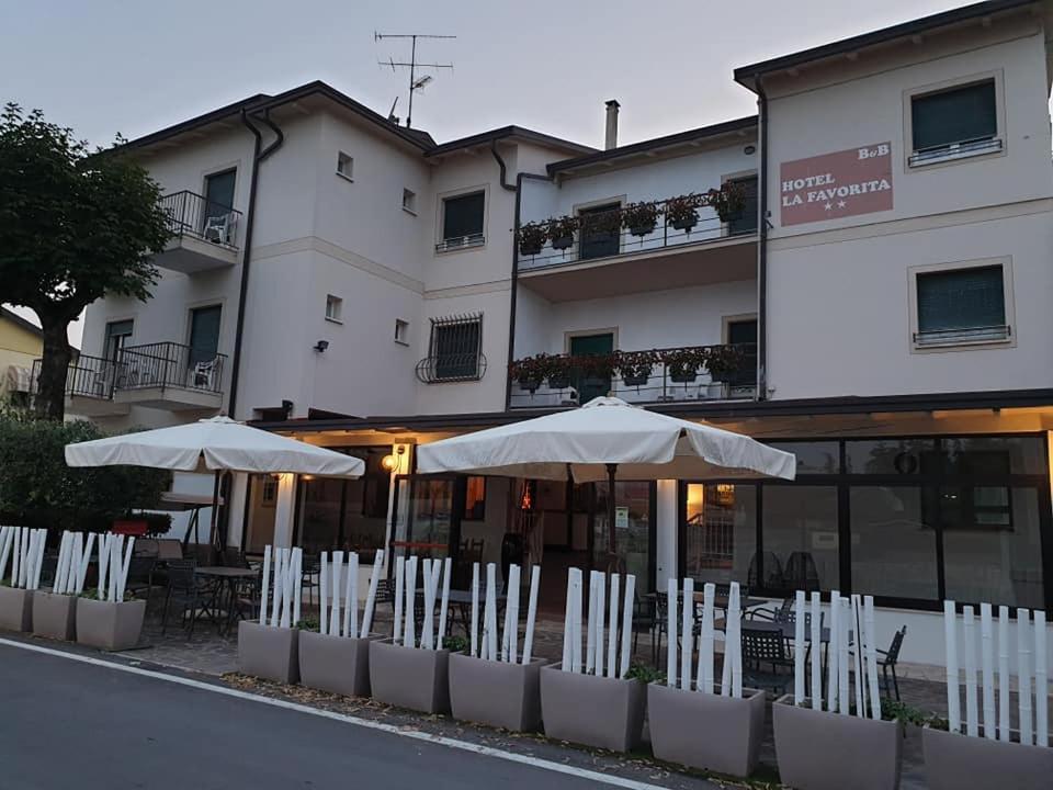 Hotel La Favorita بسكييرا ديل غاردا المظهر الخارجي الصورة