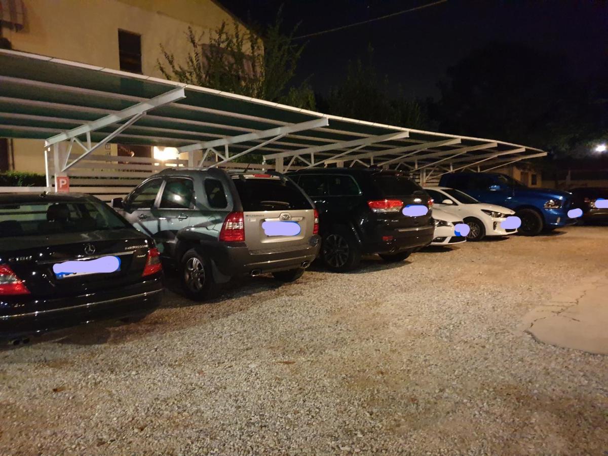 Hotel La Favorita بسكييرا ديل غاردا المظهر الخارجي الصورة